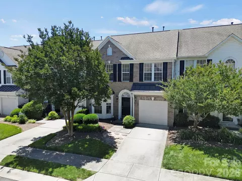415 Foilage Ct, Lake Wylie, SC 29710