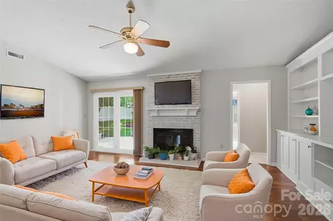 11831 Parks Farm Ln, Charlotte, NC 28277