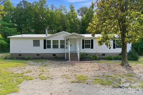 481 Harrell Rd, Burgaw, NC 28425