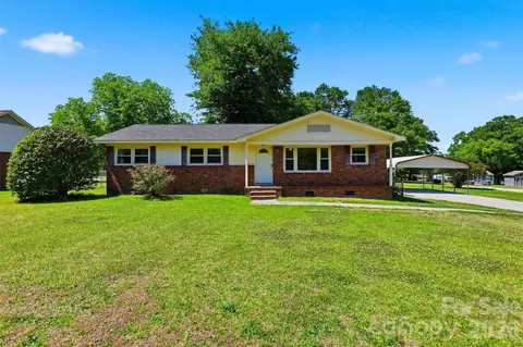 506 Providence Rd, Lancaster, SC 29720