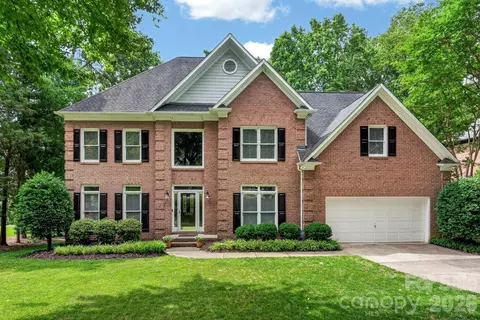 12230 Farnborough Rd, Huntersville, NC 28078