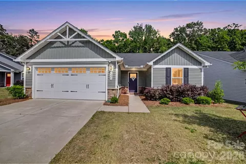 2220 Goldwood Dr, Charlotte, NC 28215