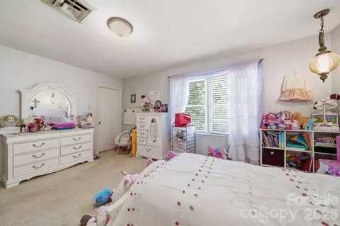 Bedroom - 970 23rd Ne Ave NE, Hickory, NC 28601 photo 4 of 10