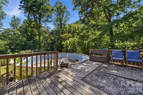 Exterior - 970 23rd Ne Ave NE, Hickory, NC 28601 photo 3 of 6