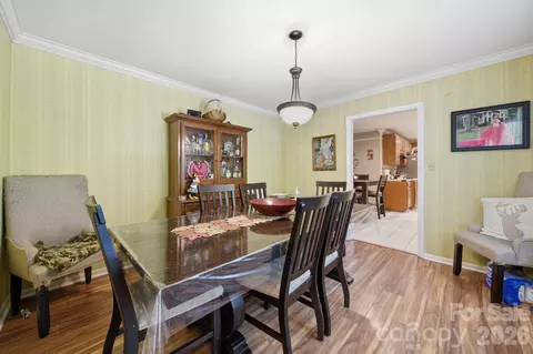 Dining - 970 23rd Ne Ave NE, Hickory, NC 28601 photo 2 of 2
