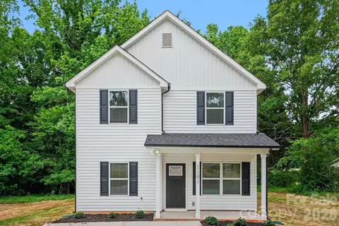 1101 Rogers Lake Rd, Kannapolis, NC 28081