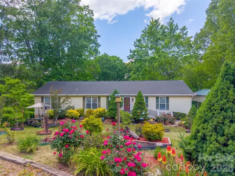 Hennessee Street, Clyde, NC 28721