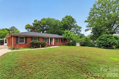5326 Robinhood Rd, Charlotte, NC 28211