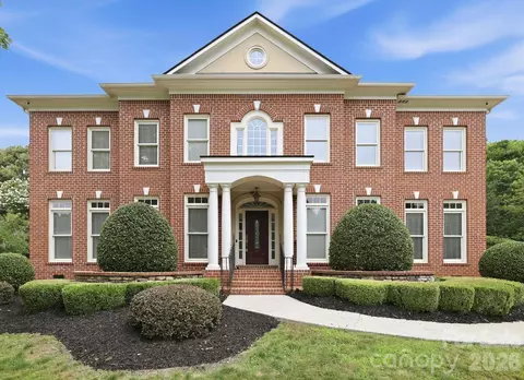 7818 Stonehaven Dr, Waxhaw, NC 28173