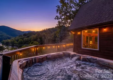 7714 State Highway 197 N Hwy N, Green Mountain, NC 28740