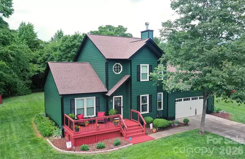 5438 Winding Oak Dr, Hickory, NC 28602