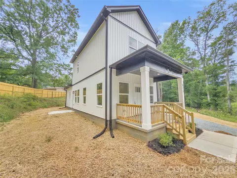 Exterior - 829 E Arch St, Lancaster, SC 29720 photo 5 of 5
