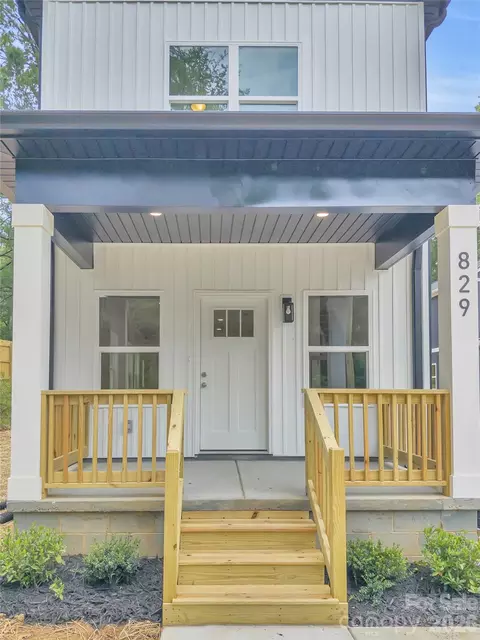Exterior - 829 E Arch St, Lancaster, SC 29720 photo 3 of 5