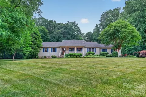 711 Candlewick Dr, Salisbury, NC 28147