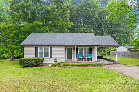 1208 Crowders Mountain Rd, Bessemer City, NC 28016