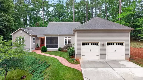 2932 Oakdale Rd, Charlotte, NC 28216