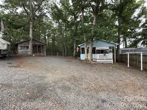 107109 Holly Cove Trl, Mount Gilead, NC 27306