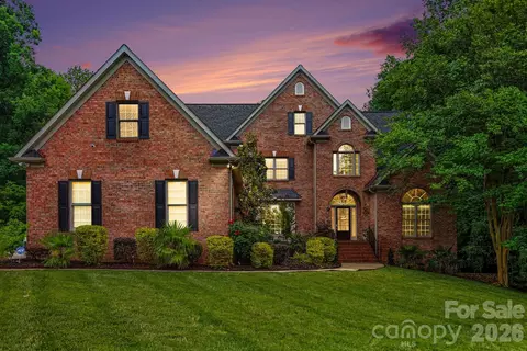 1009 Medinah Ct, Waxhaw, NC 28173