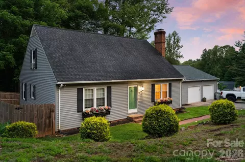 1014 Bramblewood Ne Ct NE, Lenoir, NC 28645