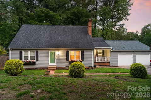 1014 Bramblewood Ne Ct NE, Lenoir, NC 28645