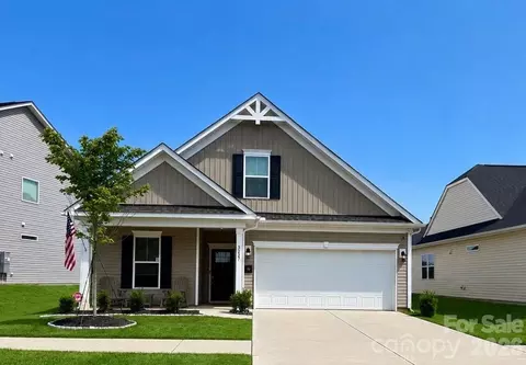 3227 Laurel Brook Dr, Denver, NC 28037