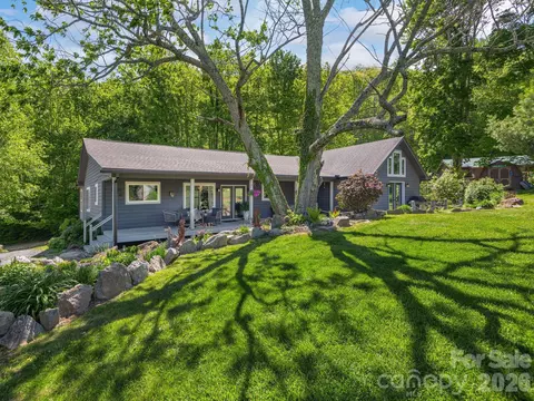 162 Johnson Branch Rd, Maggie Valley, NC 28751