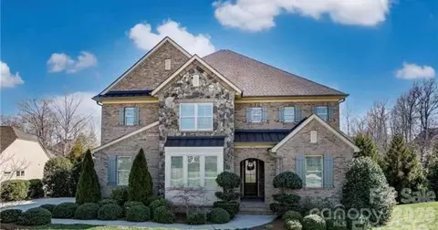 8703 Deakin Ct, Waxhaw, NC 28173