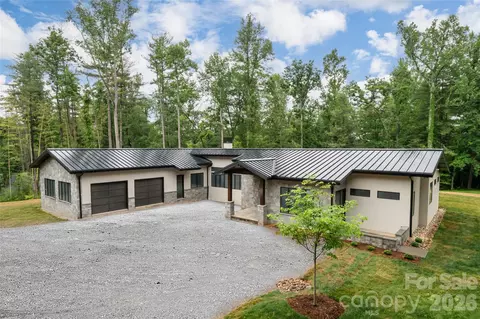 33 Busbee Rd, Asheville, NC 28803