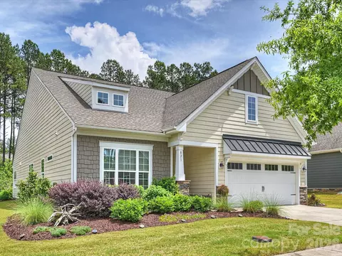821 Botticelli Ct, Mount Holly, NC 28120