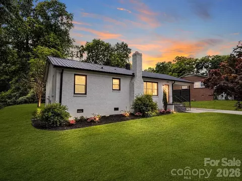 1344 12th Ne Ave NE, Hickory, NC 28601