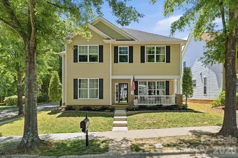 6122 Colonial Garden Dr, Huntersville, NC 28078