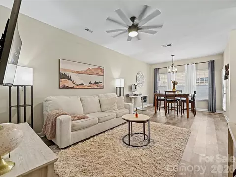 334 Bridal Veil Dr, Charlotte, NC 28217