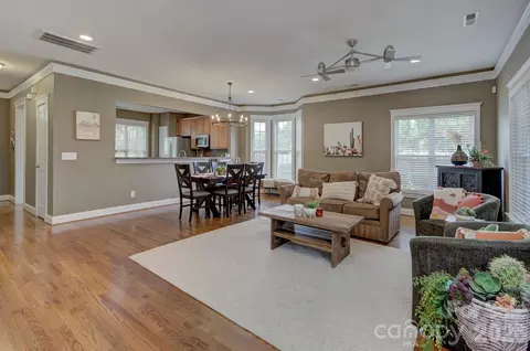 903 White Point Dr, Huntersville, NC 28078