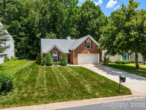 1437 Deer Forest Dr, Fort Mill, SC 29707