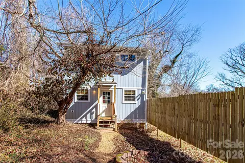 105 Adams Hill Rd, Asheville, NC 28806