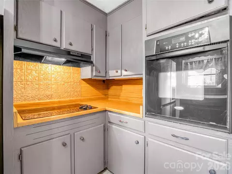 Kitchen - 72 Mcentire Rd, Tryon, NC 28782 photo 3 of 5
