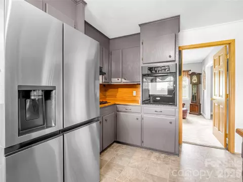 Kitchen - 72 Mcentire Rd, Tryon, NC 28782 photo 2 of 5