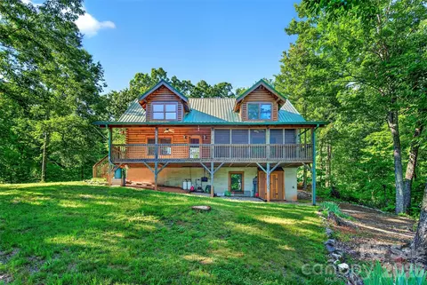 545 Mountain Crest S Dr S, Marion, NC 28752