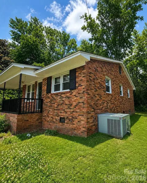 405 Isom St, Lancaster, SC 29720 photo 3