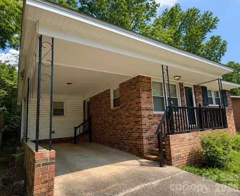 405 Isom St, Lancaster, SC 29720 photo 2