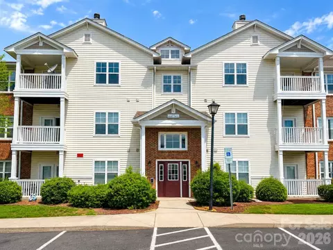 9813 Hyde Glen Ct, Charlotte, NC 28262