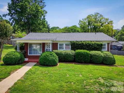 132 Starmount 85-88 Cir #85-88, Morganton, NC 28655