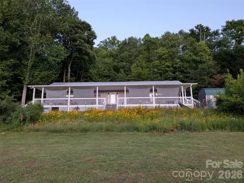 59 Ck Cabin Dr, Hot Springs, NC 28743