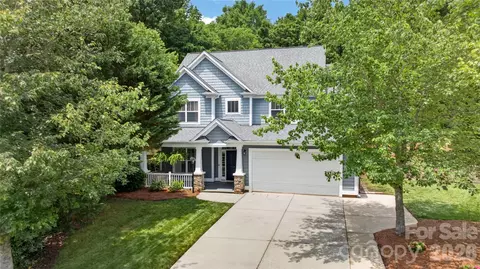 618 Adams Ridge Dr, Fort Mill, SC 29715