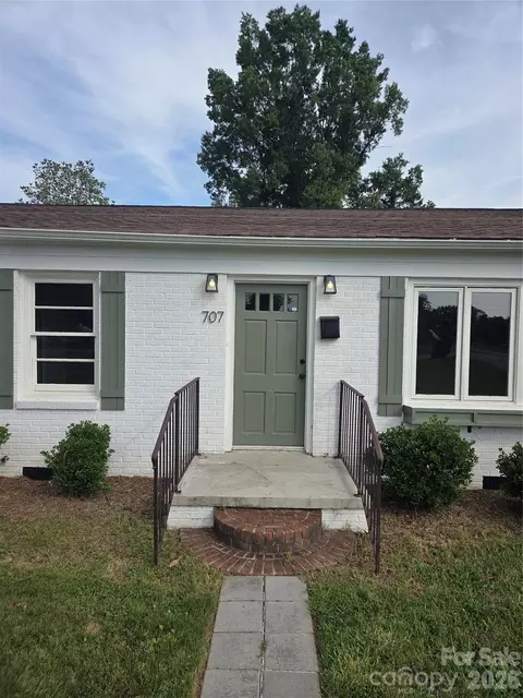707 E 1st St, Cherryville, NC 28021