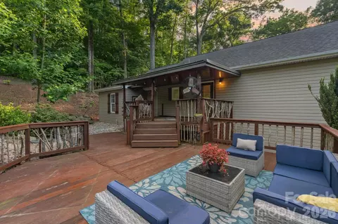 Exterior - 9870 Harvest Ln, Davidson, NC 28036 photo 7 of 9