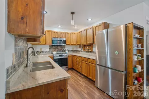 Kitchen - 9870 Harvest Ln, Davidson, NC 28036 photo 4 of 4