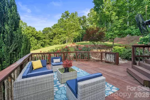 Exterior - 9870 Harvest Ln, Davidson, NC 28036 photo 6 of 9