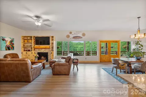 Living - 9870 Harvest Ln, Davidson, NC 28036 photo 1 of 3