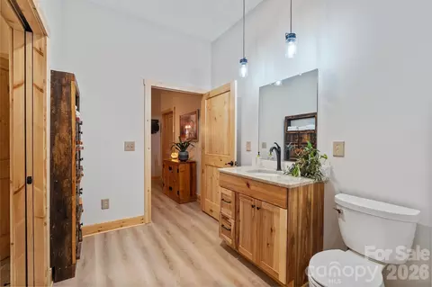 Bath - 9870 Harvest Ln, Davidson, NC 28036 photo 3 of 5